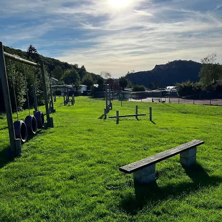 Campsite Avec Piscine Et Emplacement Voiture *