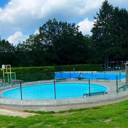 Avec Piscine Et Emplacement Voiture Campsite Yvoir