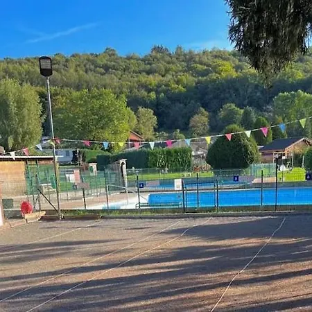 Avec Piscine Et Emplacement Voiture *
