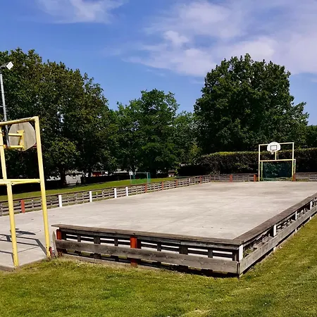 Kamp alanı Avec Piscine Et Emplacement Voiture Yvoir